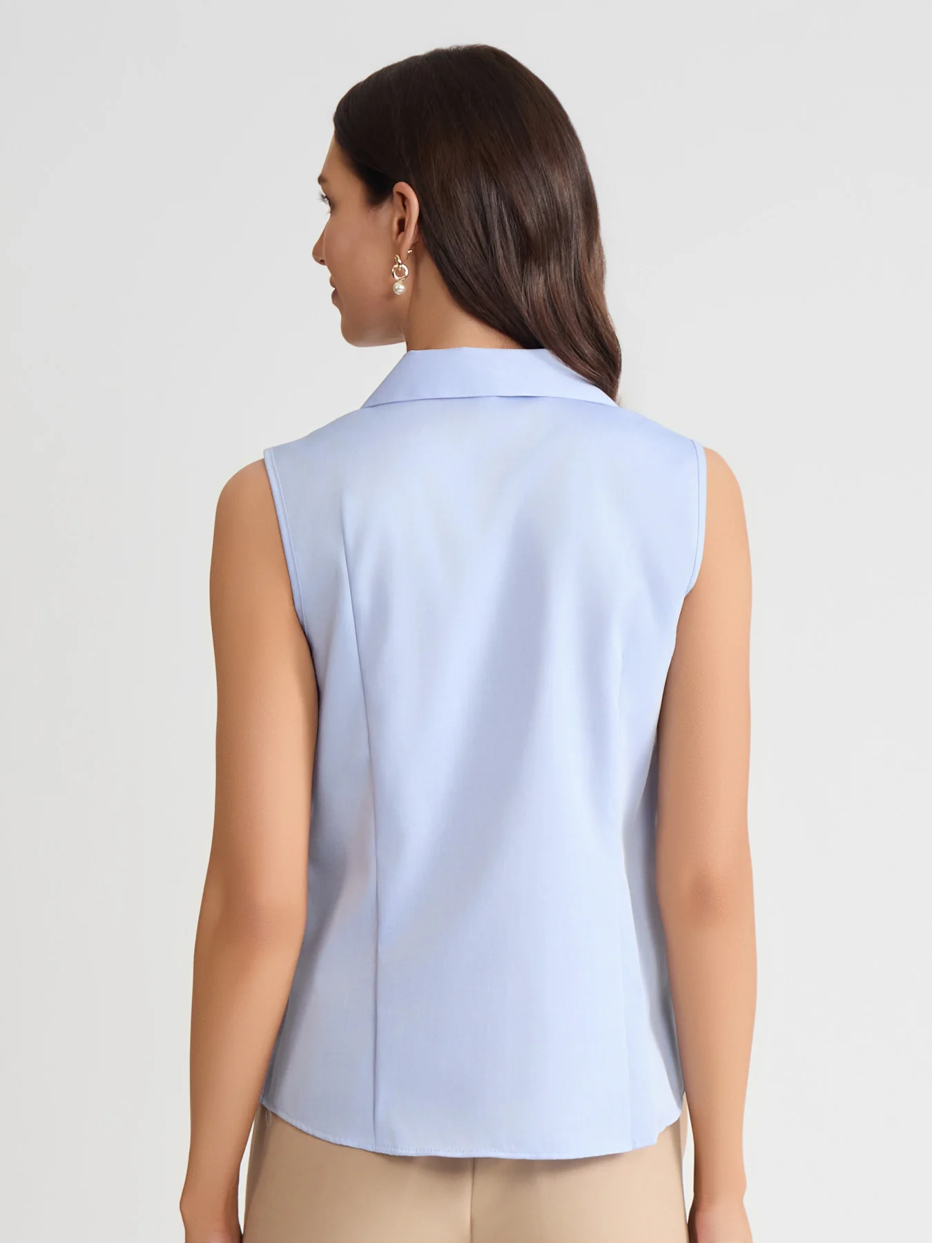 Easy-Care Sleeveless Button-Up Shirt - Image 4