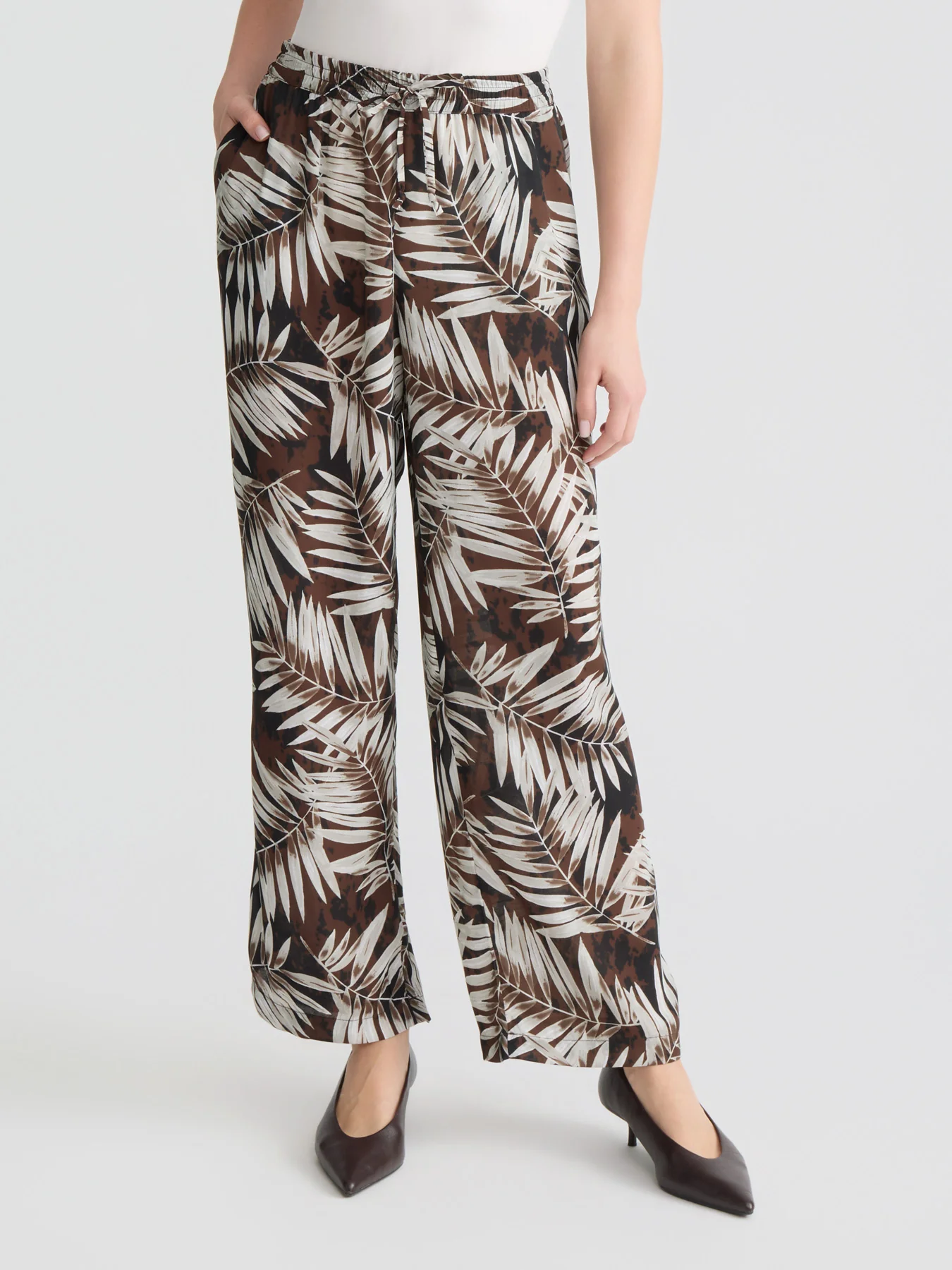 Petite Wide Leg Pull-On Drawstring Pant, Printed Crepe
