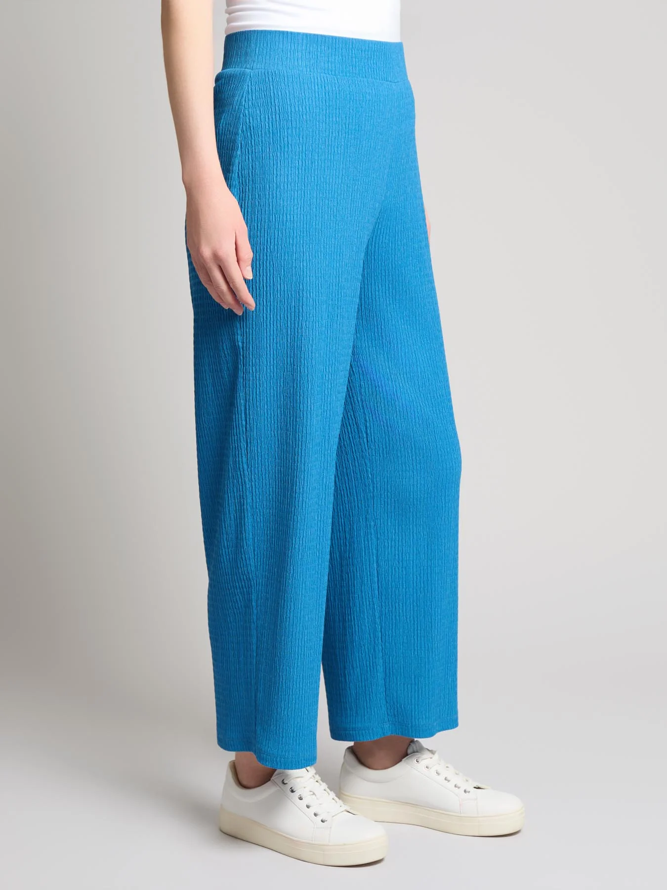 Pull-On Textured Wide Leg Cropped Pant - Image 2