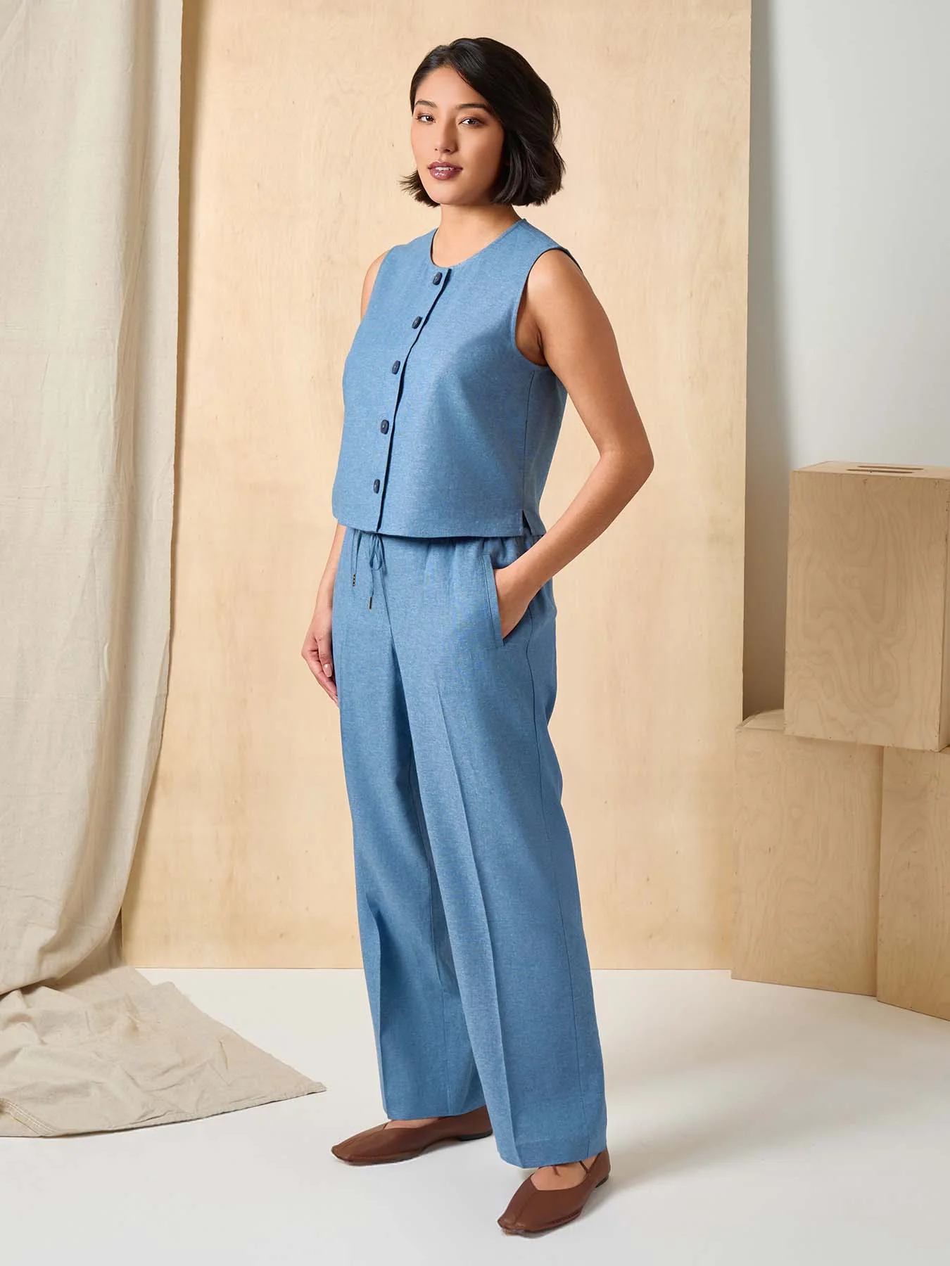 Sleeveless Button Front Top, Crossdye Linen Blend - Image 4