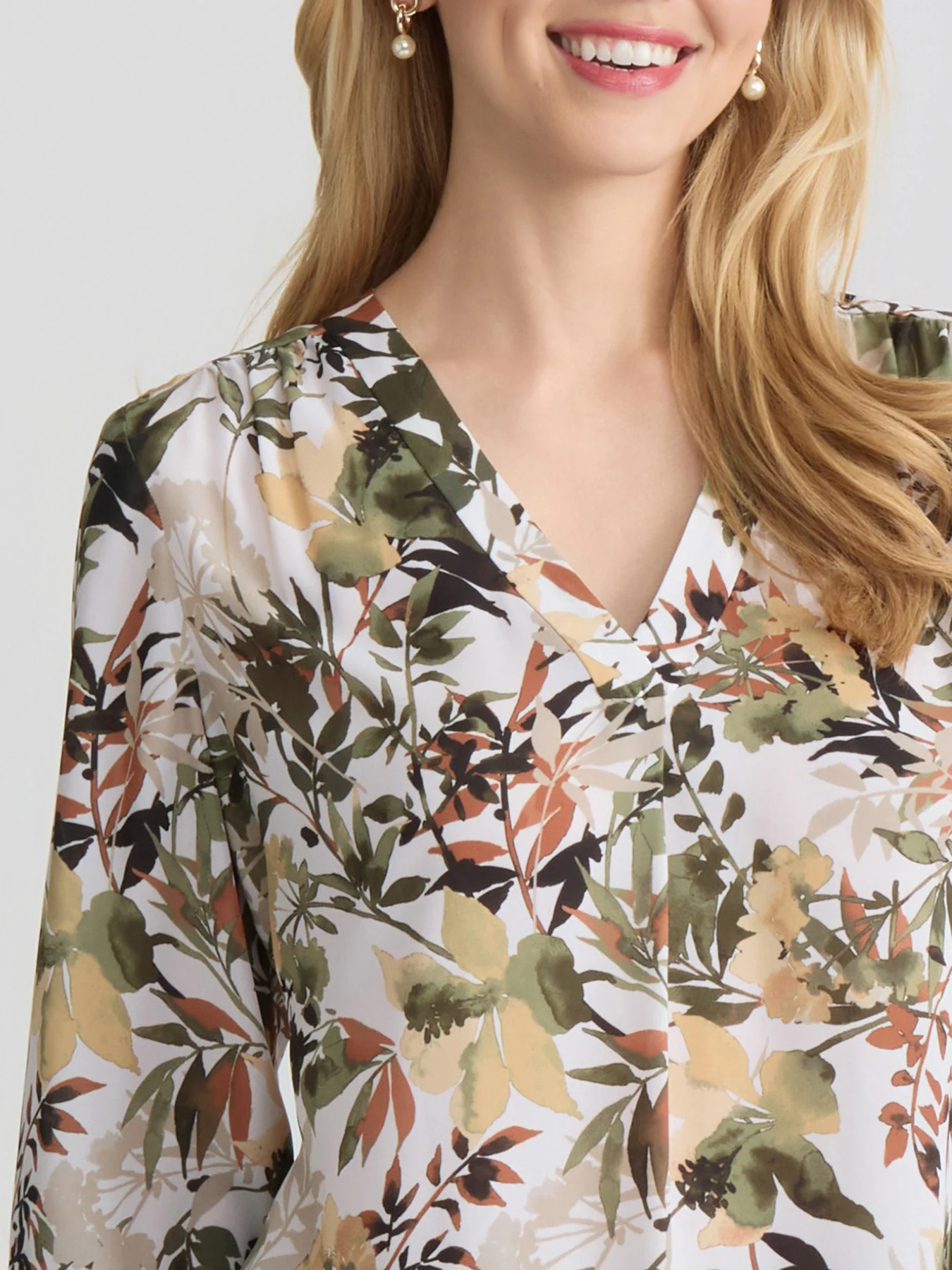 V-Neck Pleated Kelly Blouse, Printed Crepe - Image 3